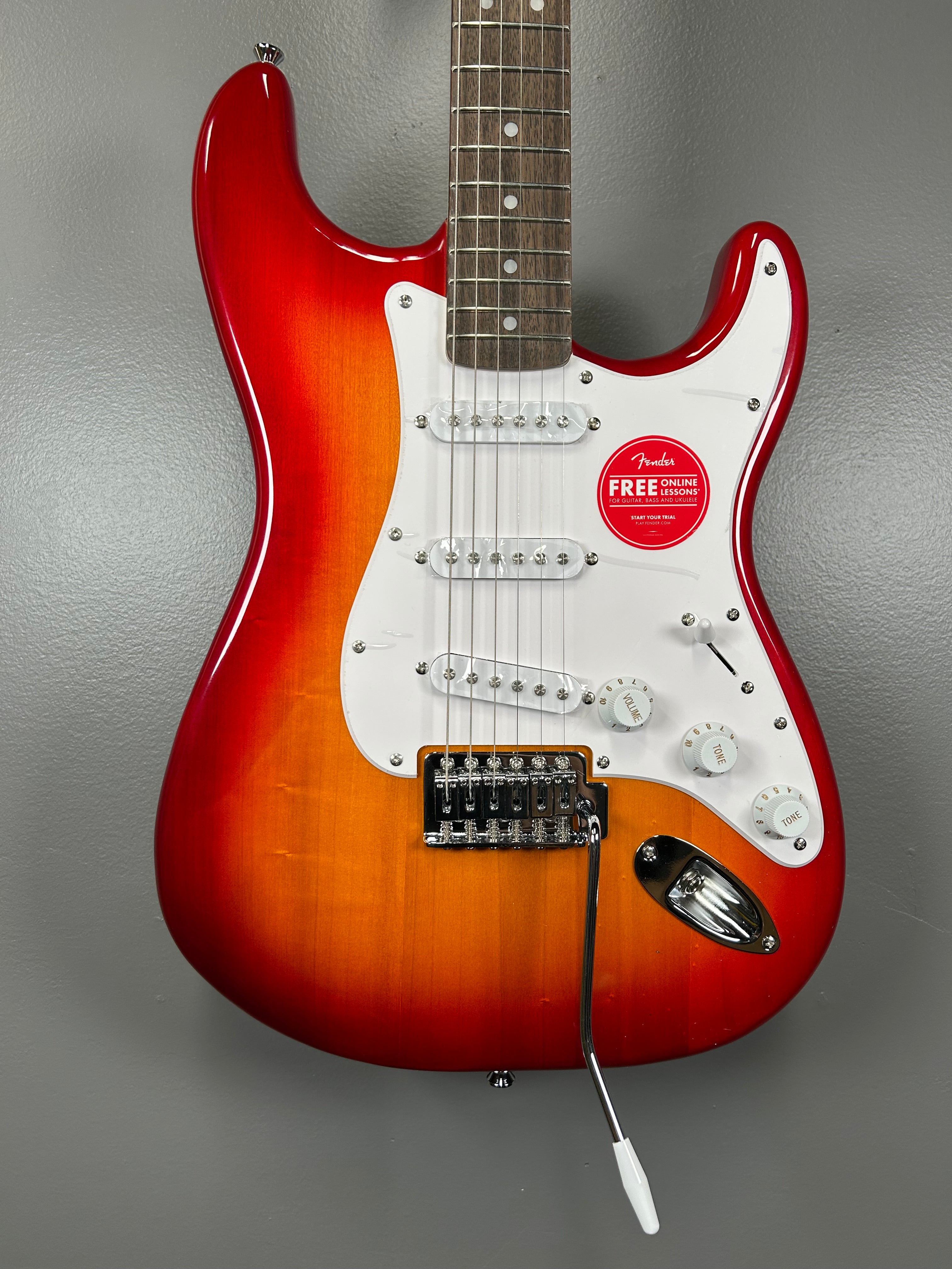 Squier Stratocaster standard サンバーースト Squier Sonic Stratocaster Electric Guitar - Sienna Sunburst