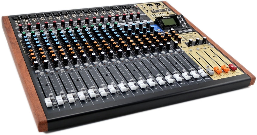 TASCAM MODEL 24 MIXER/INTERFACE/RECORDER