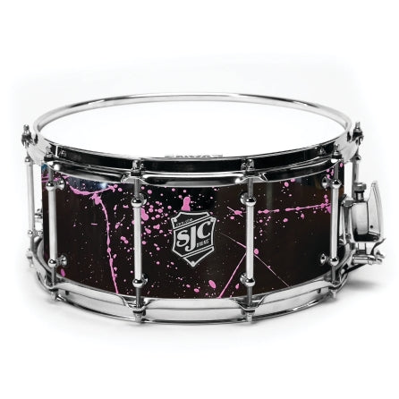 SJC DRUMS NVS6514CHBKPKSP NAVIGATOR SNARE DRUM 6 - 5X14 BLACK W/ PINK SPLATTER CHROME HW