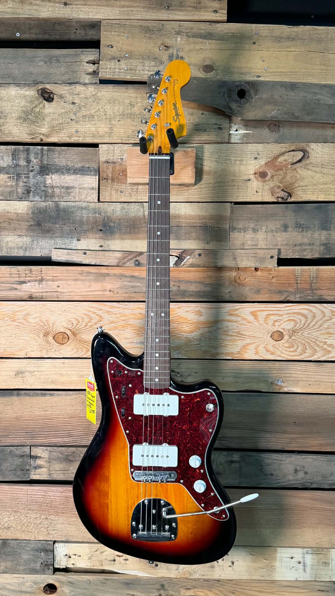 Squier Classic Vibe '60s Jazzmaster Electric Guitar- 3 Tone Sunburst w/Hardshell Case (Pre-Owned)
