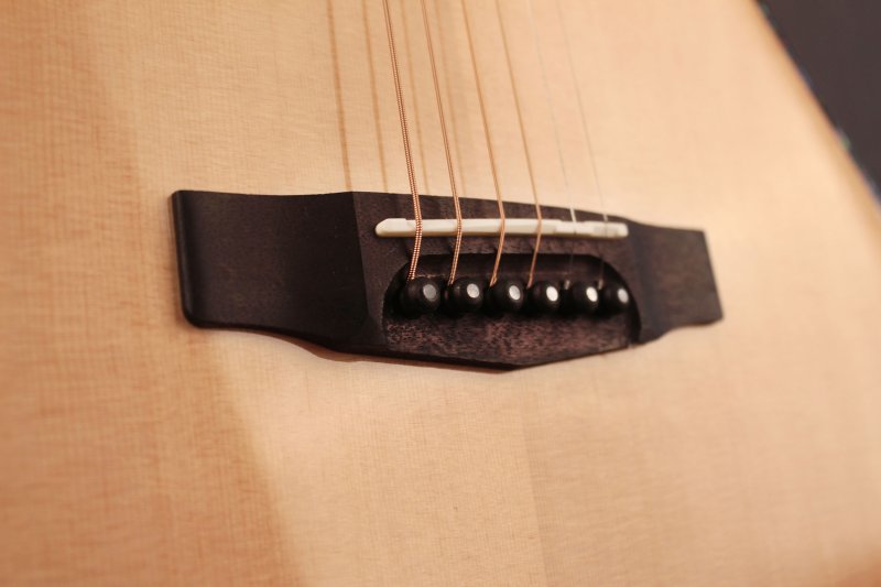Cort Guitars Cort GAMYBEVELNAT Grand Regal Acoustic Cutaway Guitar - Natural Glossy Arm Bevel