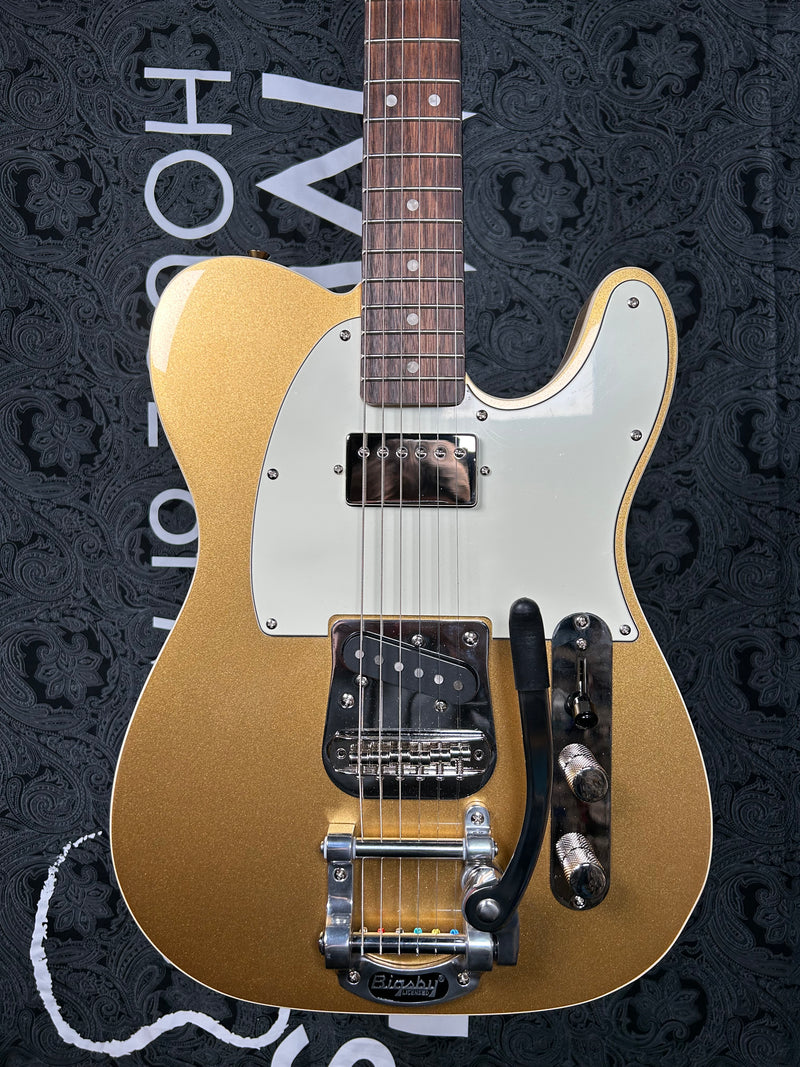 Squier Classic Vibe '60s Custom Telecaster SH with Bigsby Electric Guitar - Aztec Gold