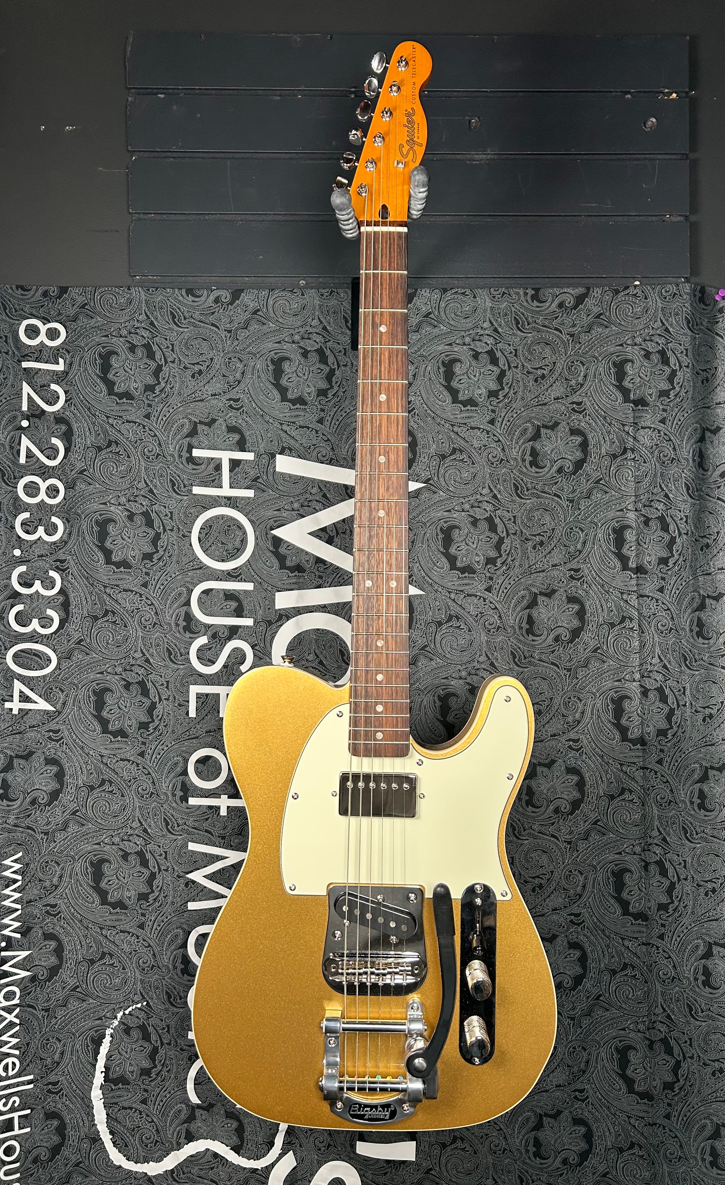 Squier Classic Vibe '60s Custom Telecaster SH with Bigsby Electric Guitar - Aztec Gold