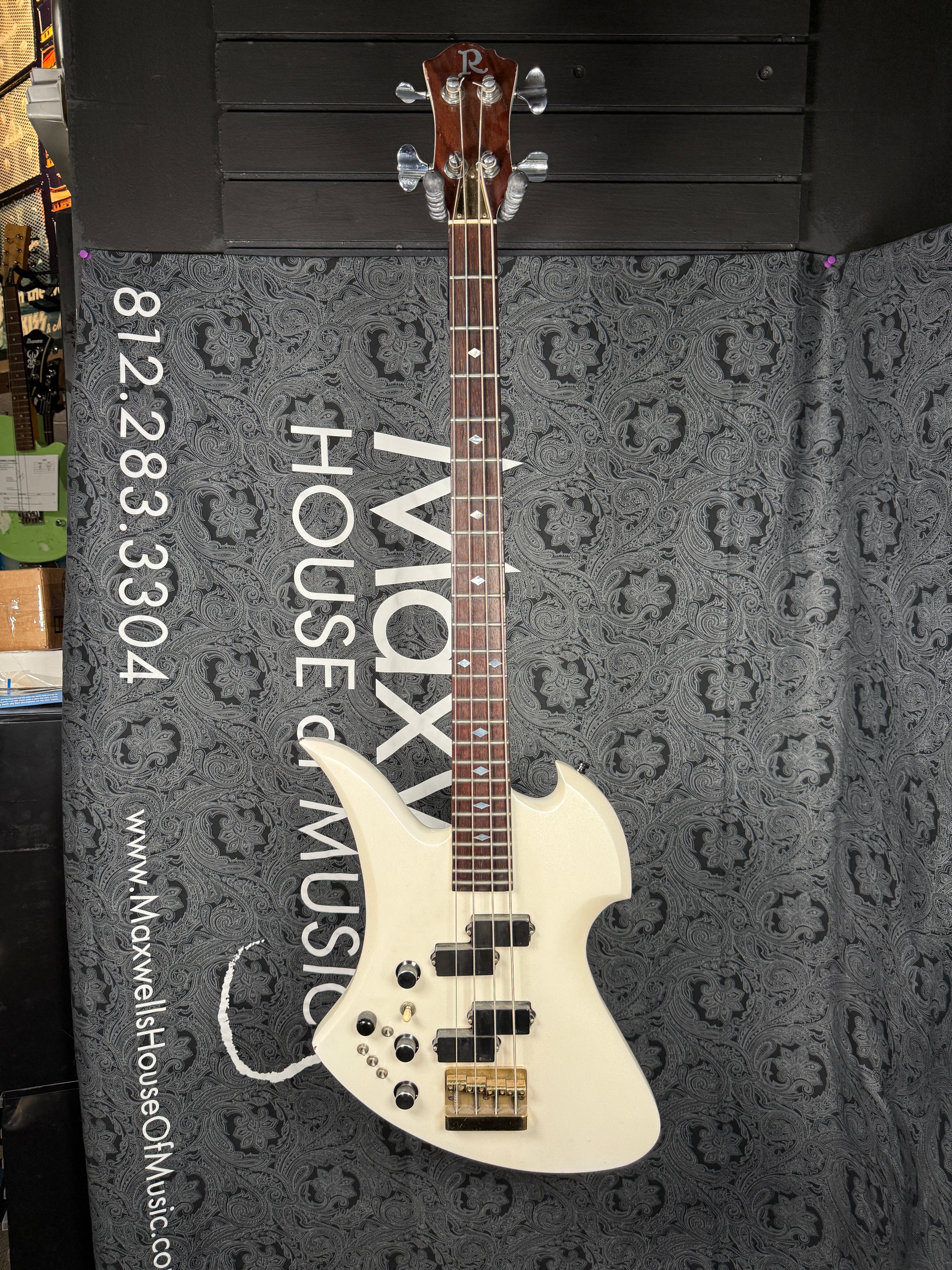 B.C. Rich Left-Handed Mockingbird Bass- White (Pre-Owned)