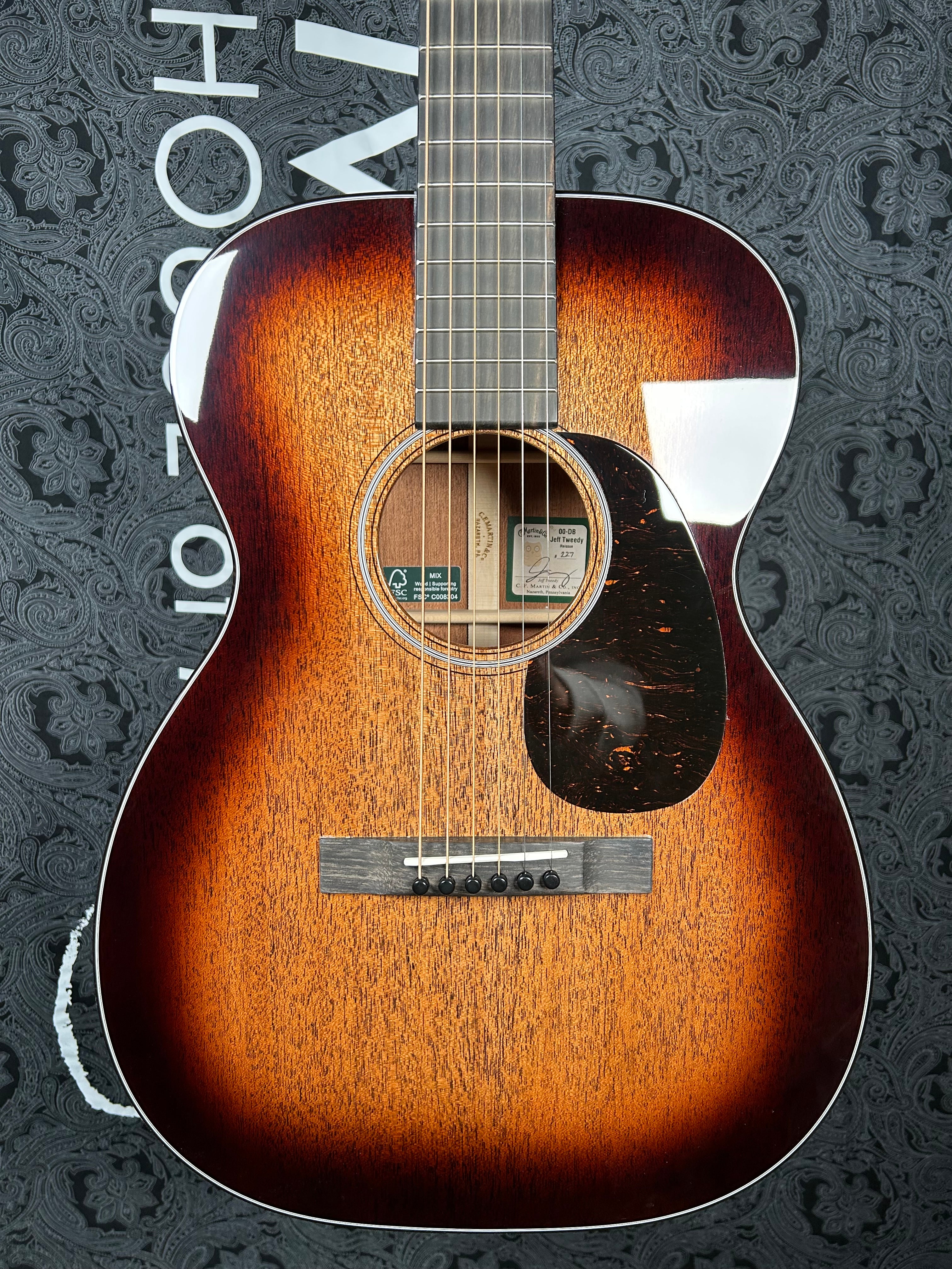 Martin 00DB Jeff Tweedy Acoustic Guitar - Tweedy Burst