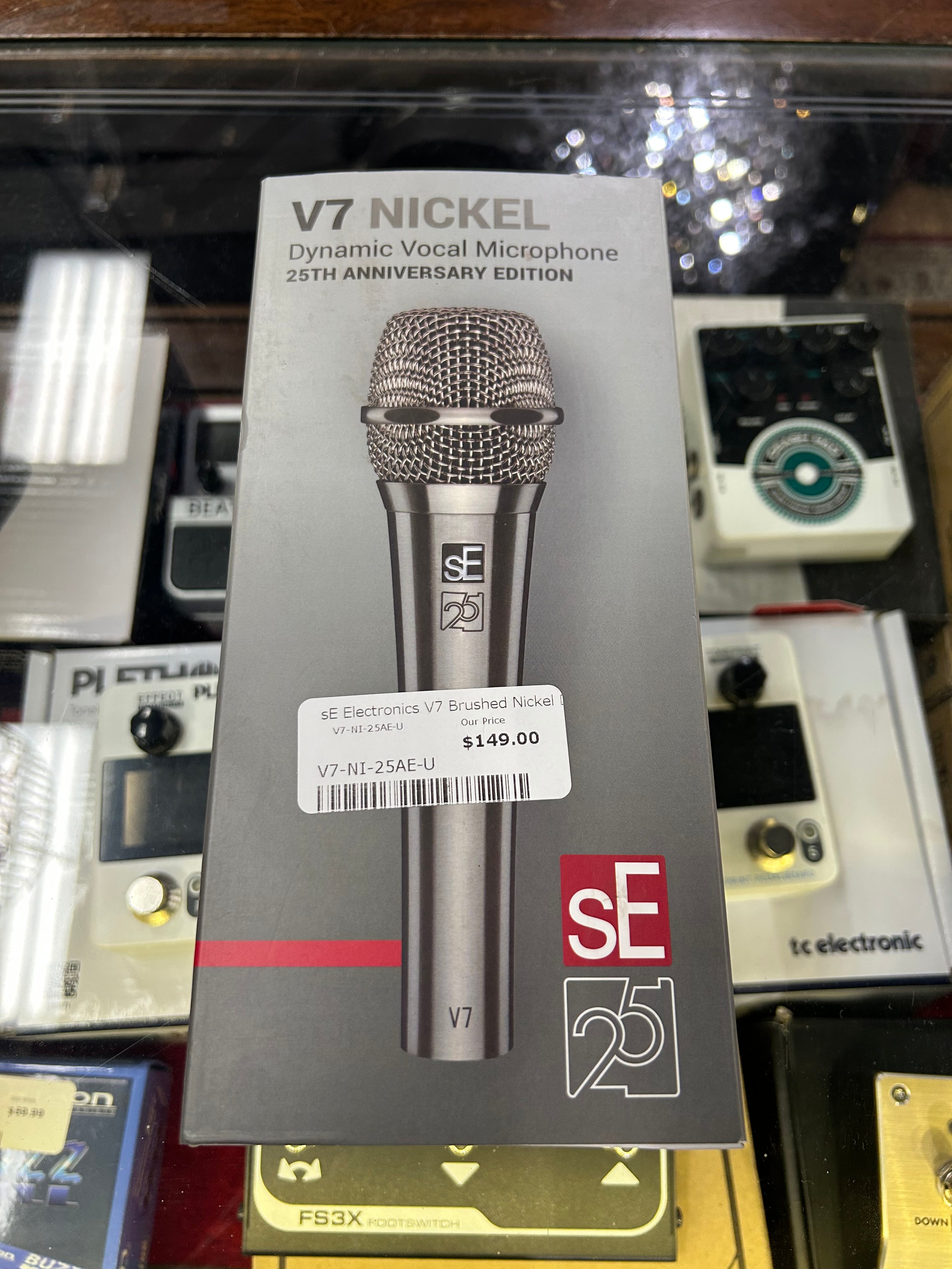 sE Electronics V7 Nickel Dynamic Supercardioid Handheld Vocal Microphone - Brushed Nickel