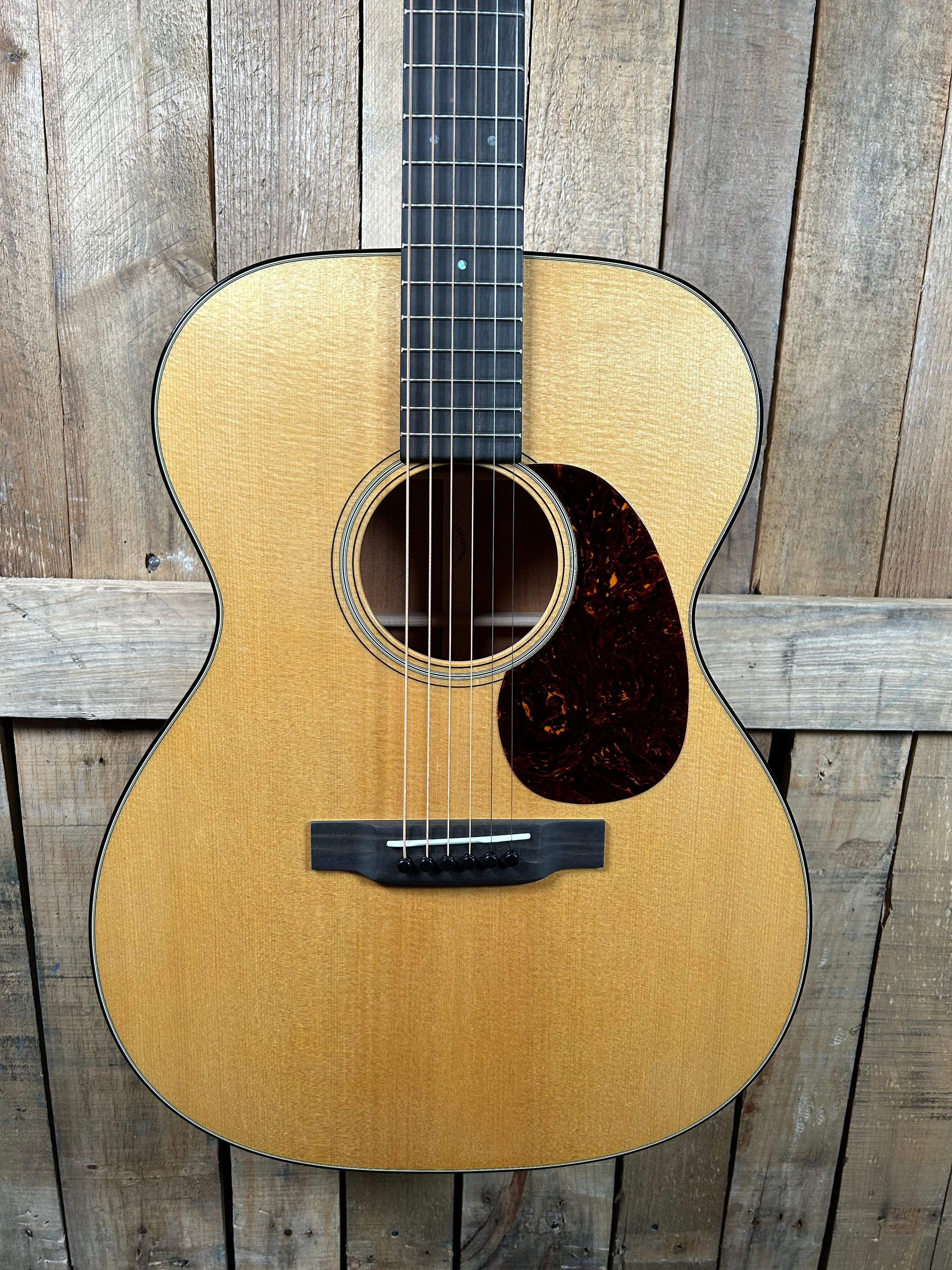 Martin 000-18 Acoustic Guitar - Natural