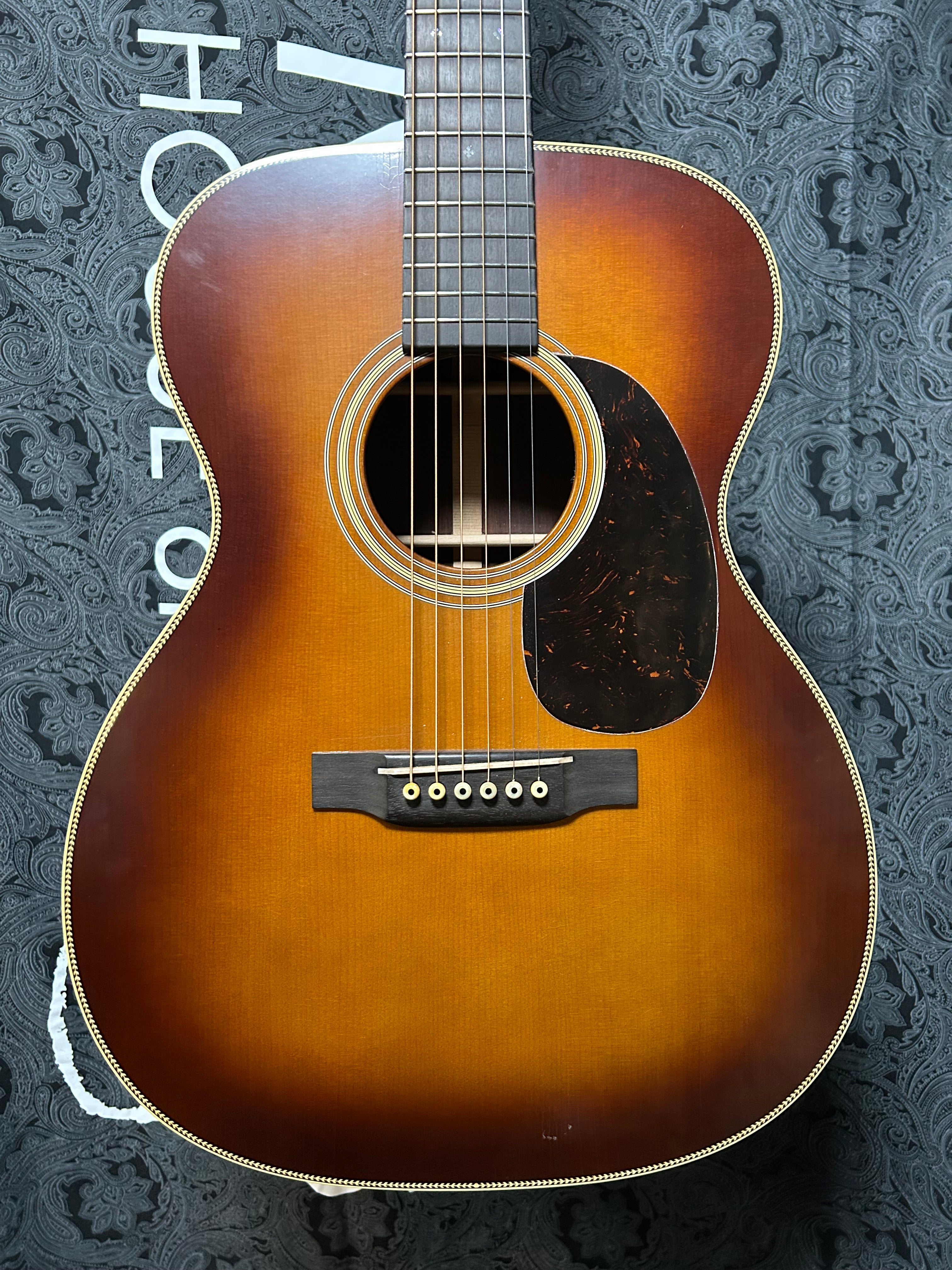 Martin Custom Shop 000-28 1937 - Aged Ambertone w/Hardshell Case (Pre-Owned)