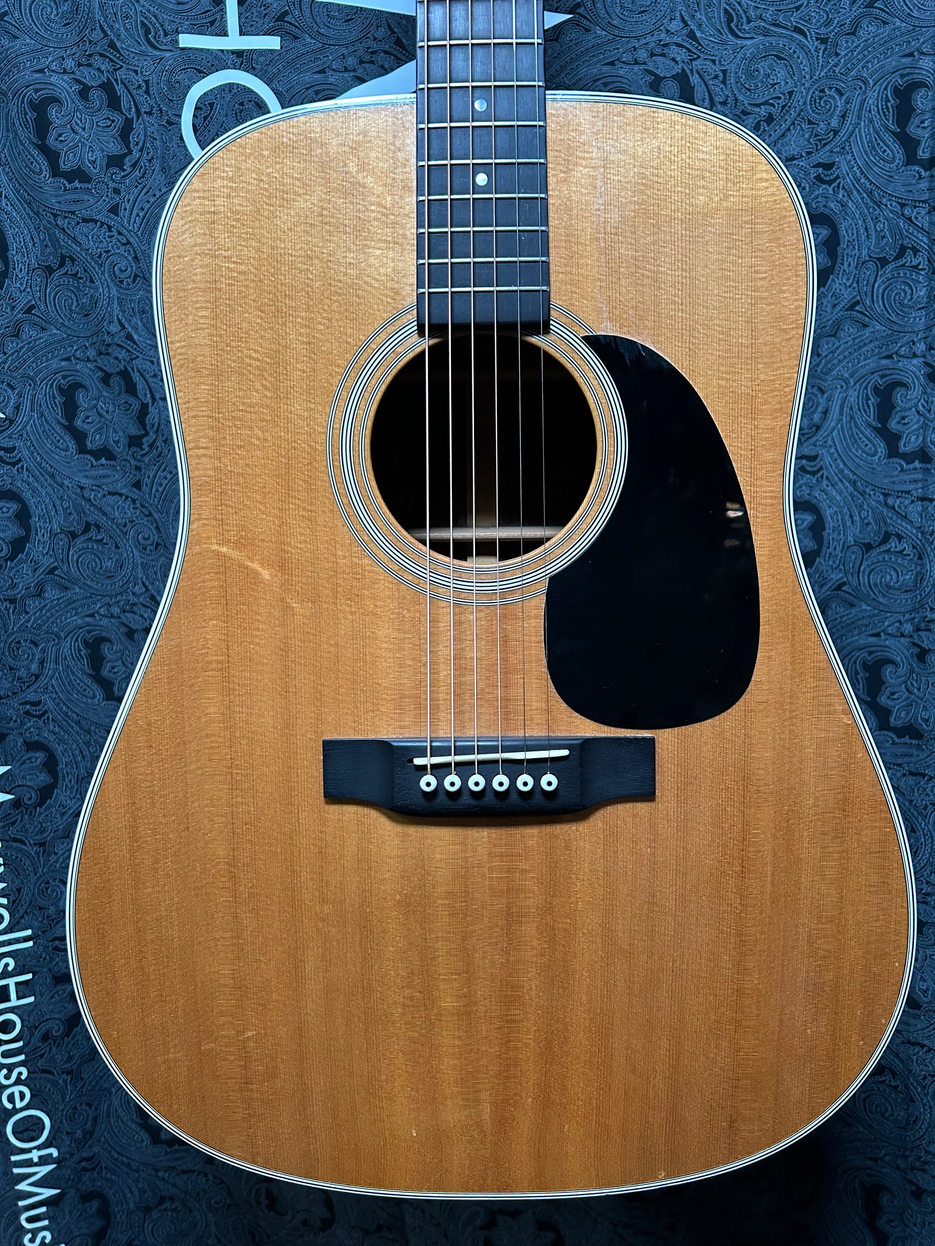 Martin D-28 Acoustic Guitar- Natural w/OHSC (Pre-Owned)