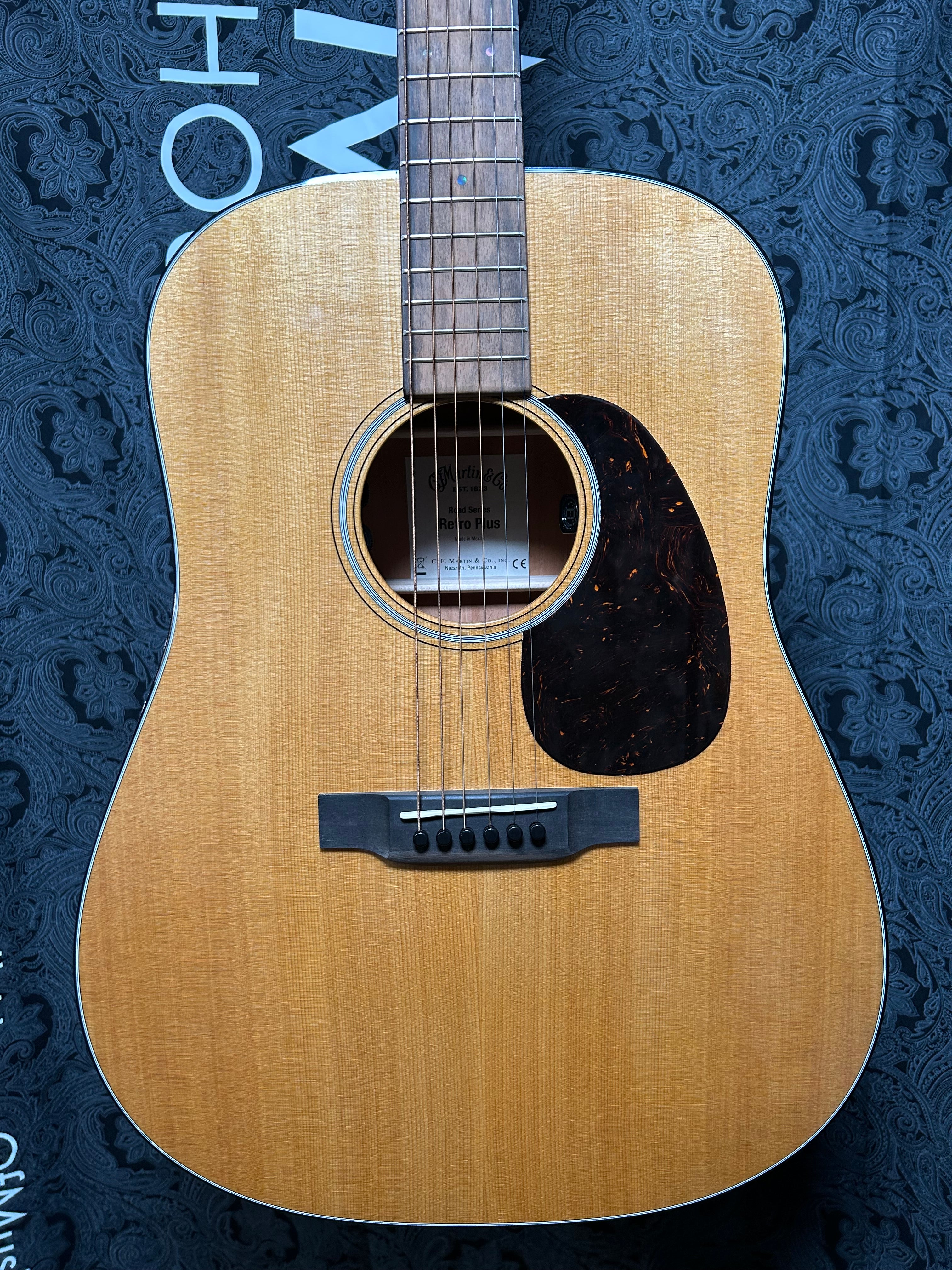 Martin DE Retro Plus Acoustic Guitar- Natural w/Gig Bag (Pre-Owned)