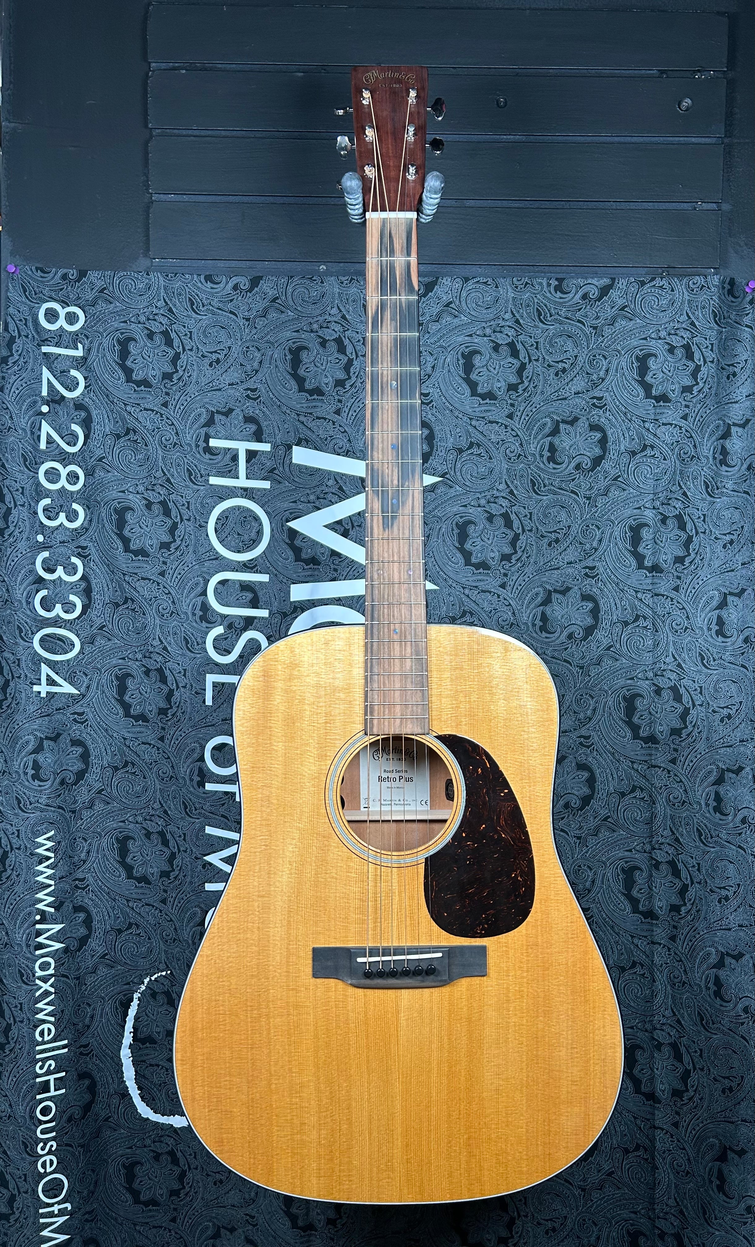 Martin DE Retro Plus Acoustic Guitar- Natural w/Gig Bag (Pre-Owned)