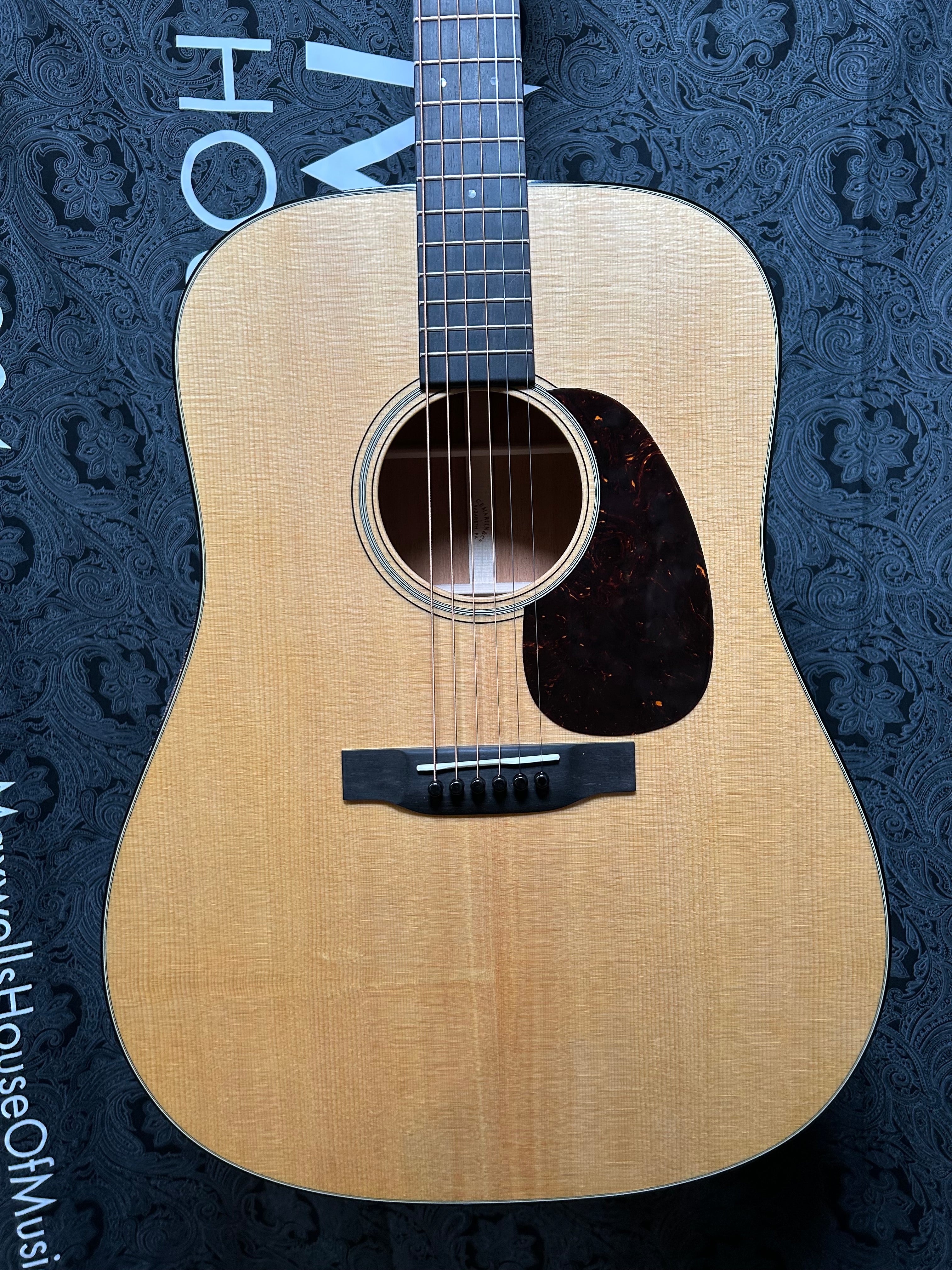 Martin Super D-18 Acoustic Guitar - Natural