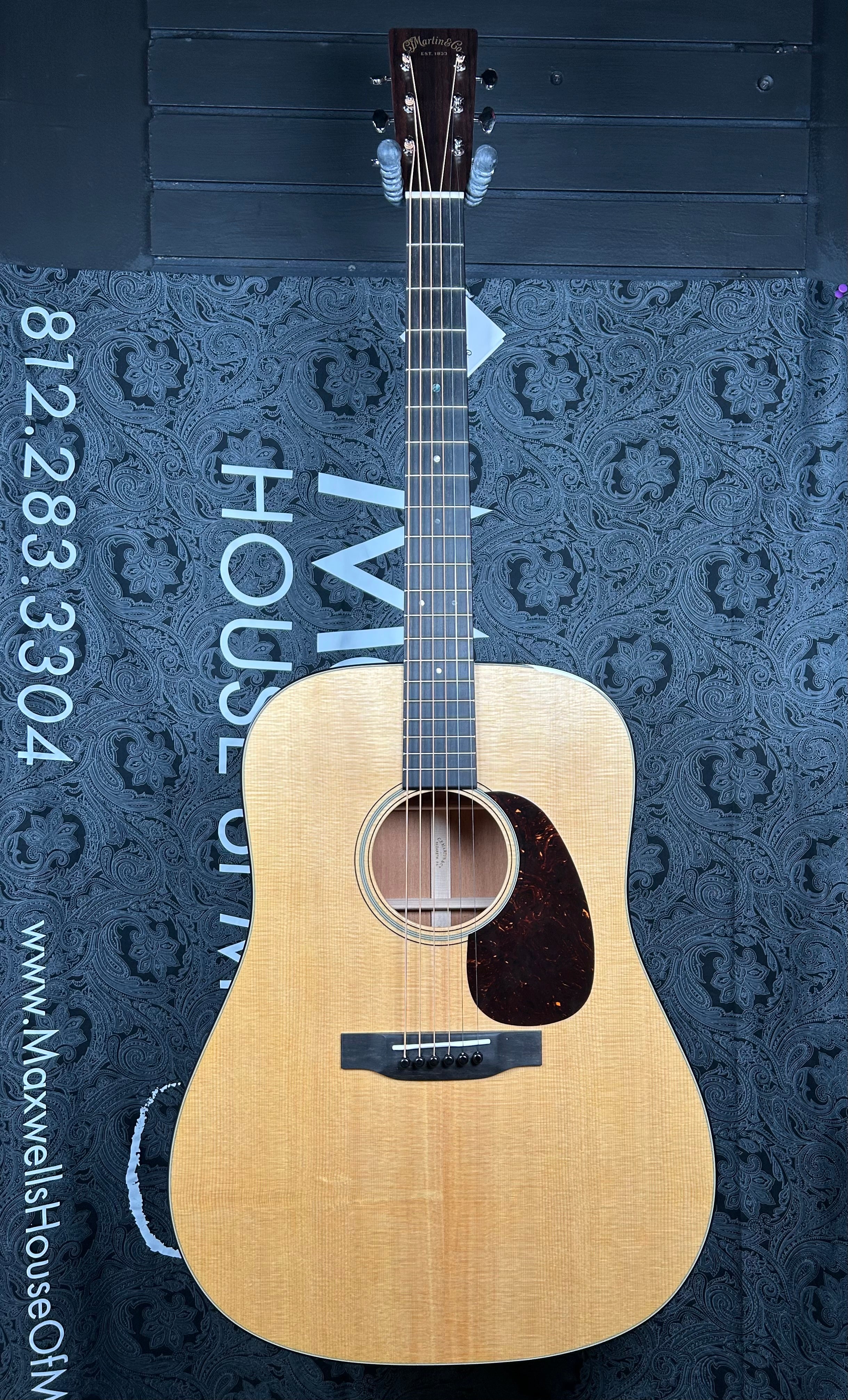 Martin Super D-18 Acoustic Guitar - Natural