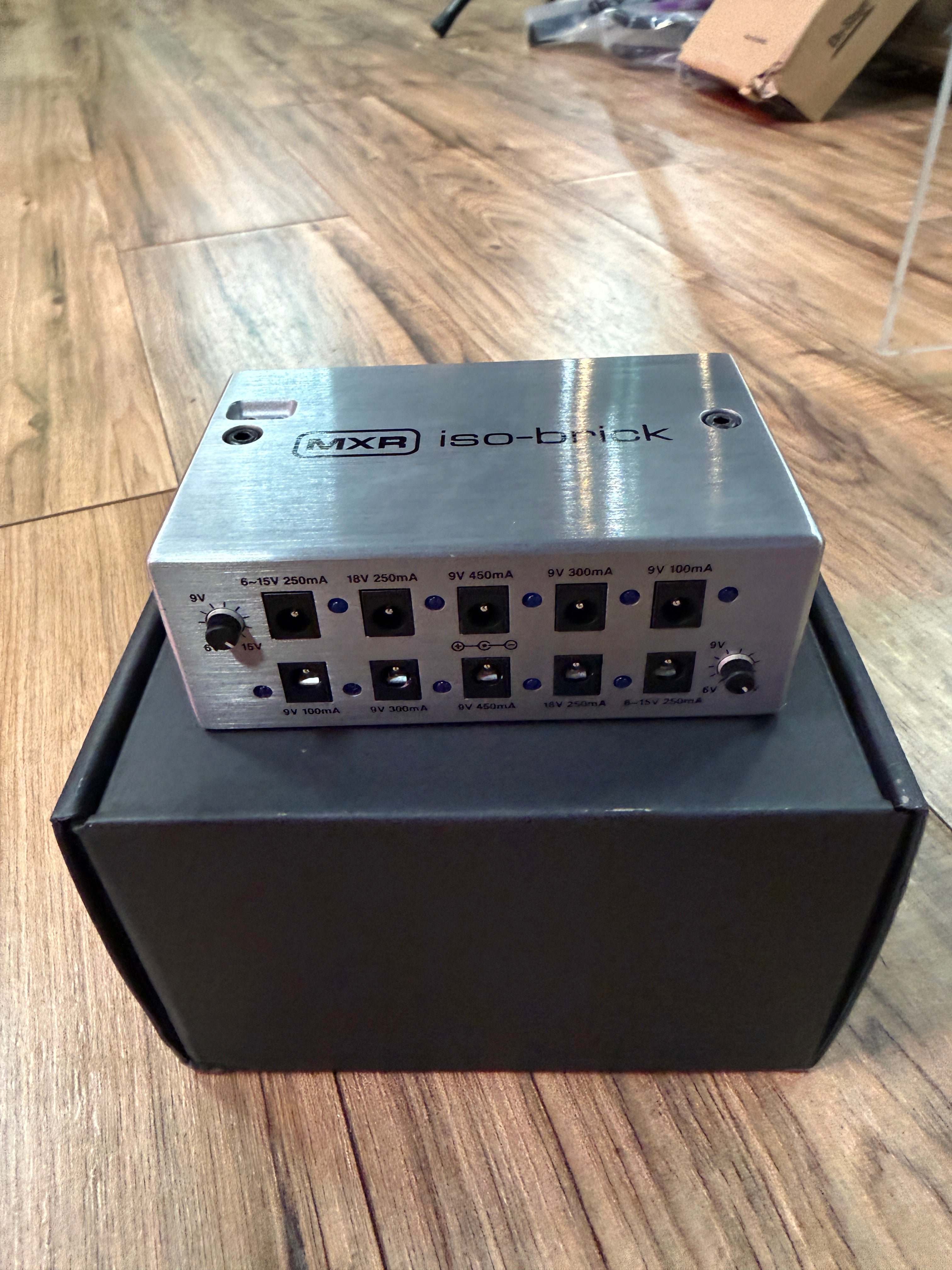 MXR ISO-BRICK POWER SUPPLY
