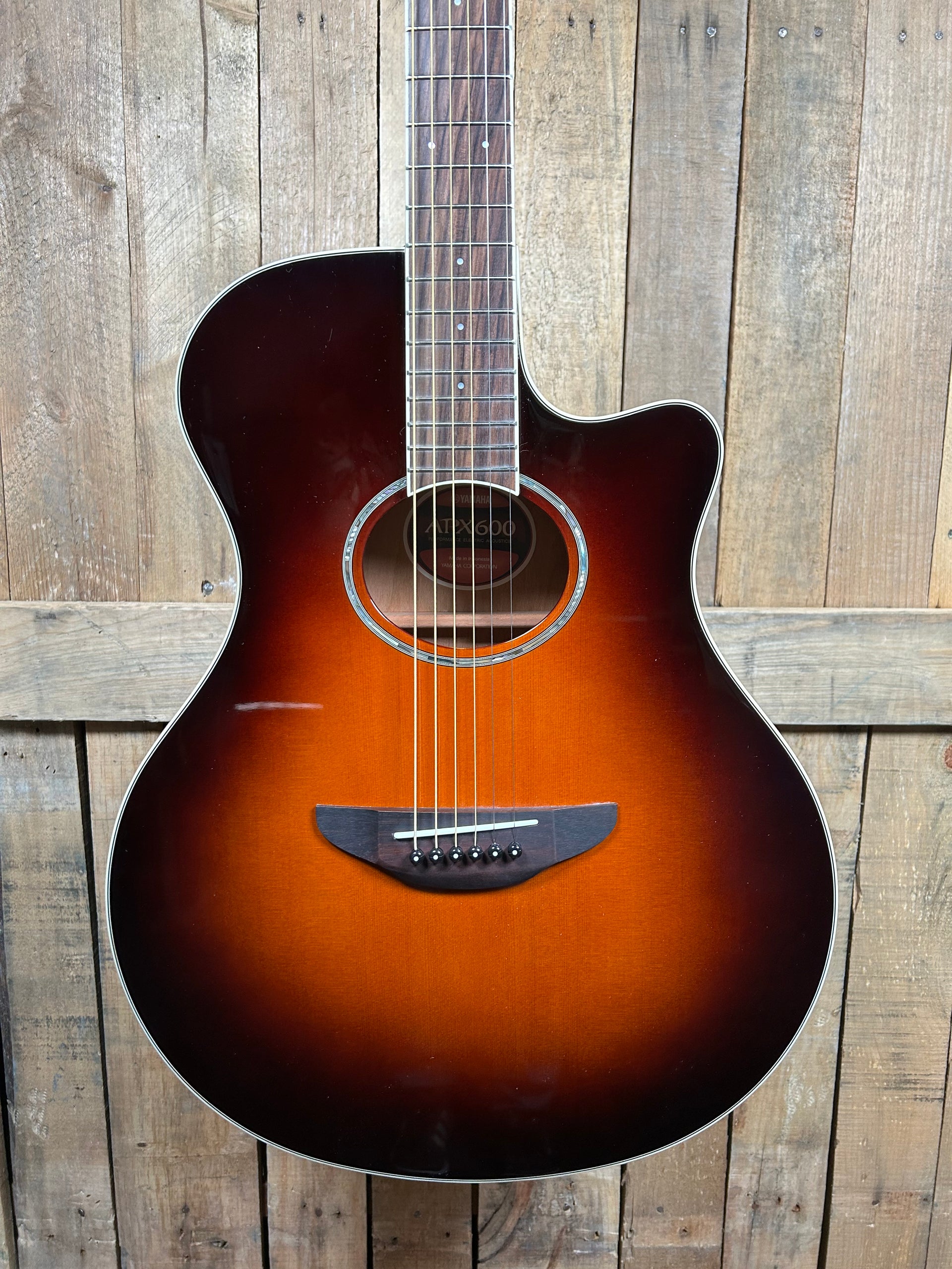 Yamaha APX600 Thin-line Cutaway Acoustic Guitar - Old Violin Sunburst
