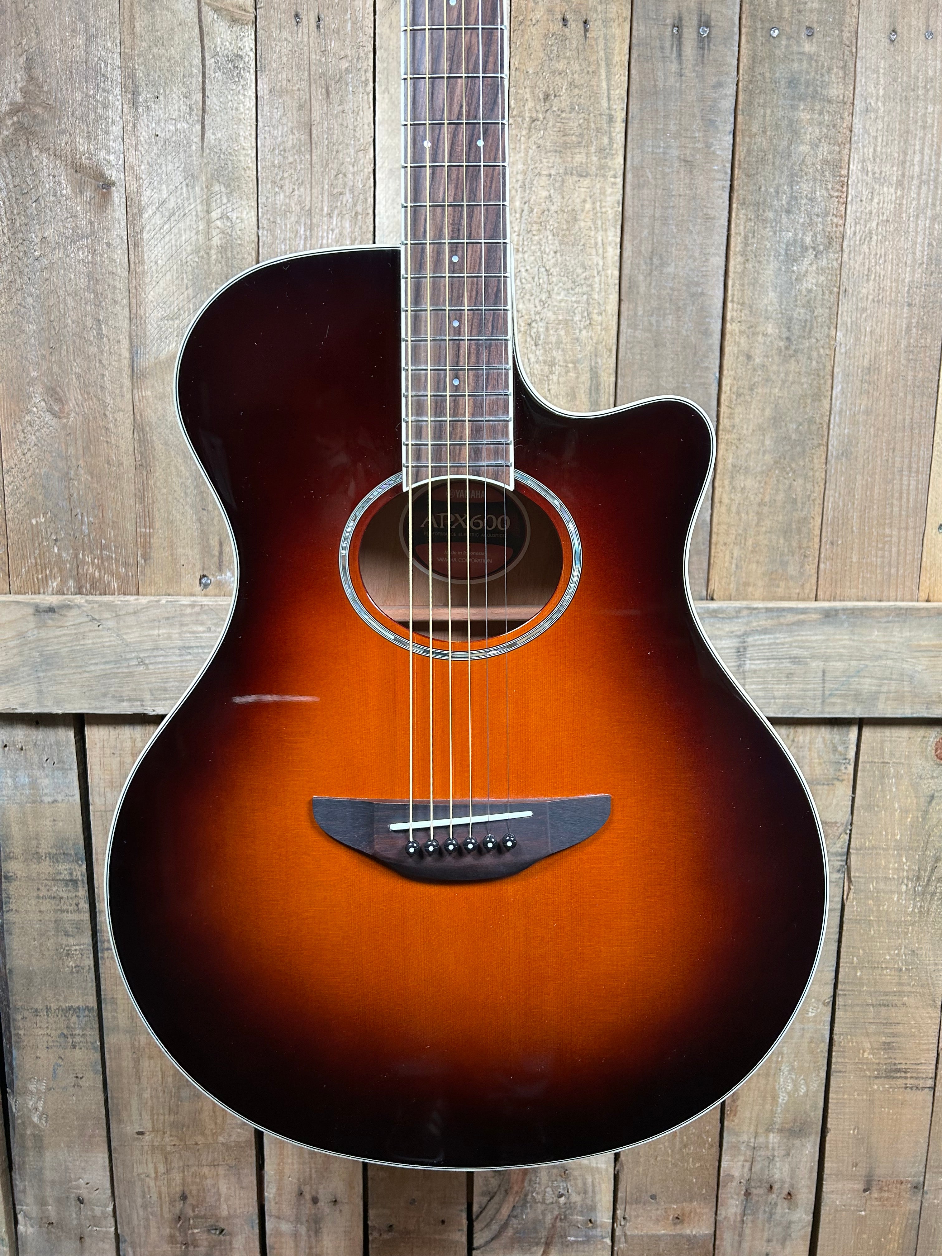 Yamaha APX600 Thin-line Cutaway Acoustic Guitar - Old Violin Sunburst