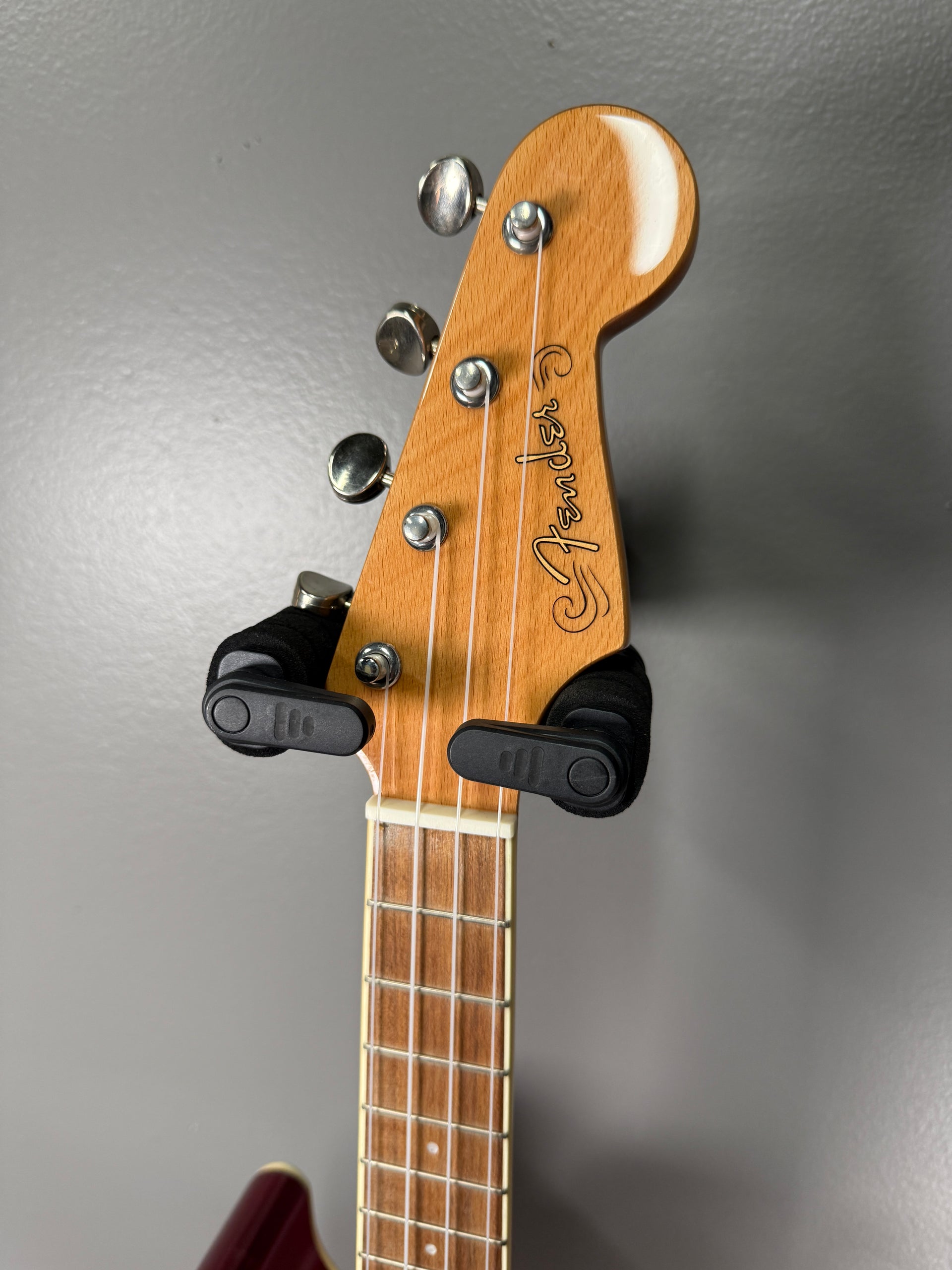 Fender Fullerton Stratocaster Uke - Candy Apple Red