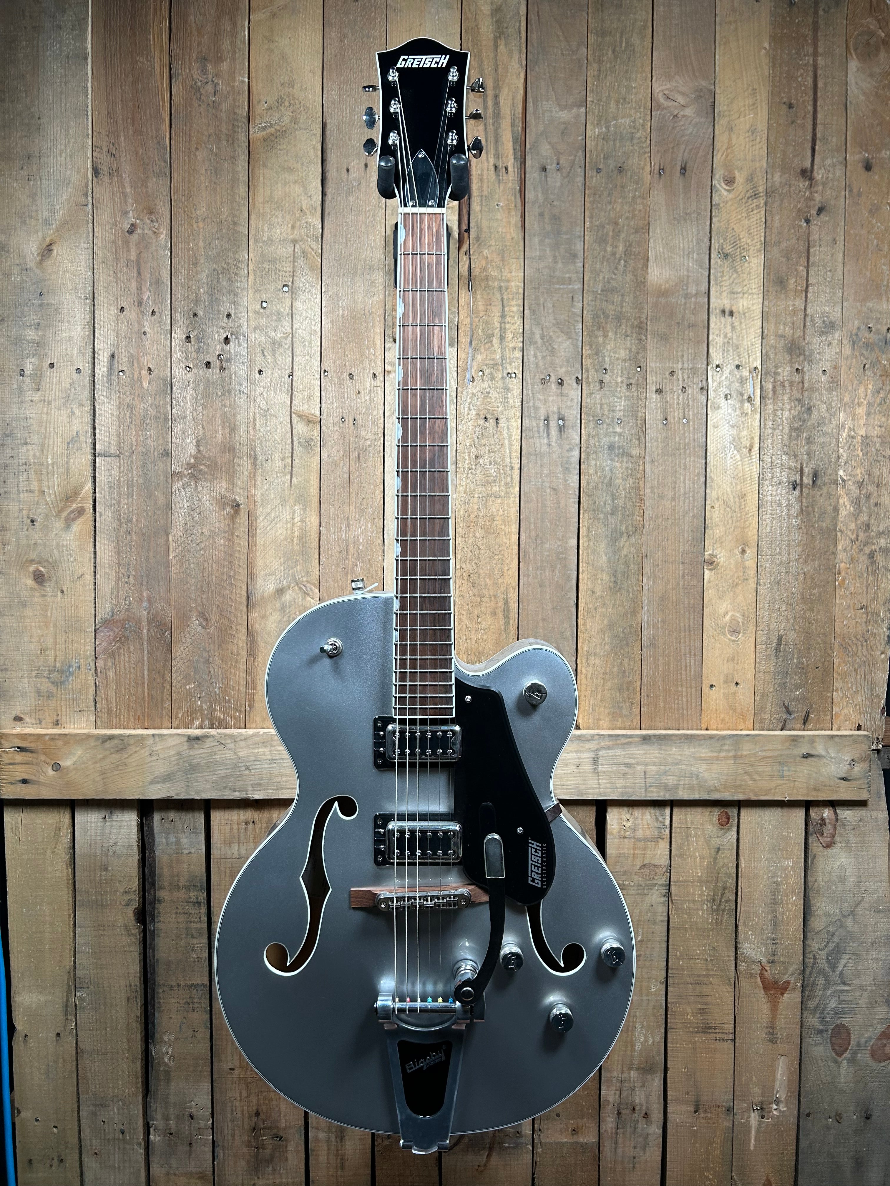 Gretsch G5420T Electromatic Classic Airline Silver Hollowbody Single-cut Electric Guitar with Bigsby