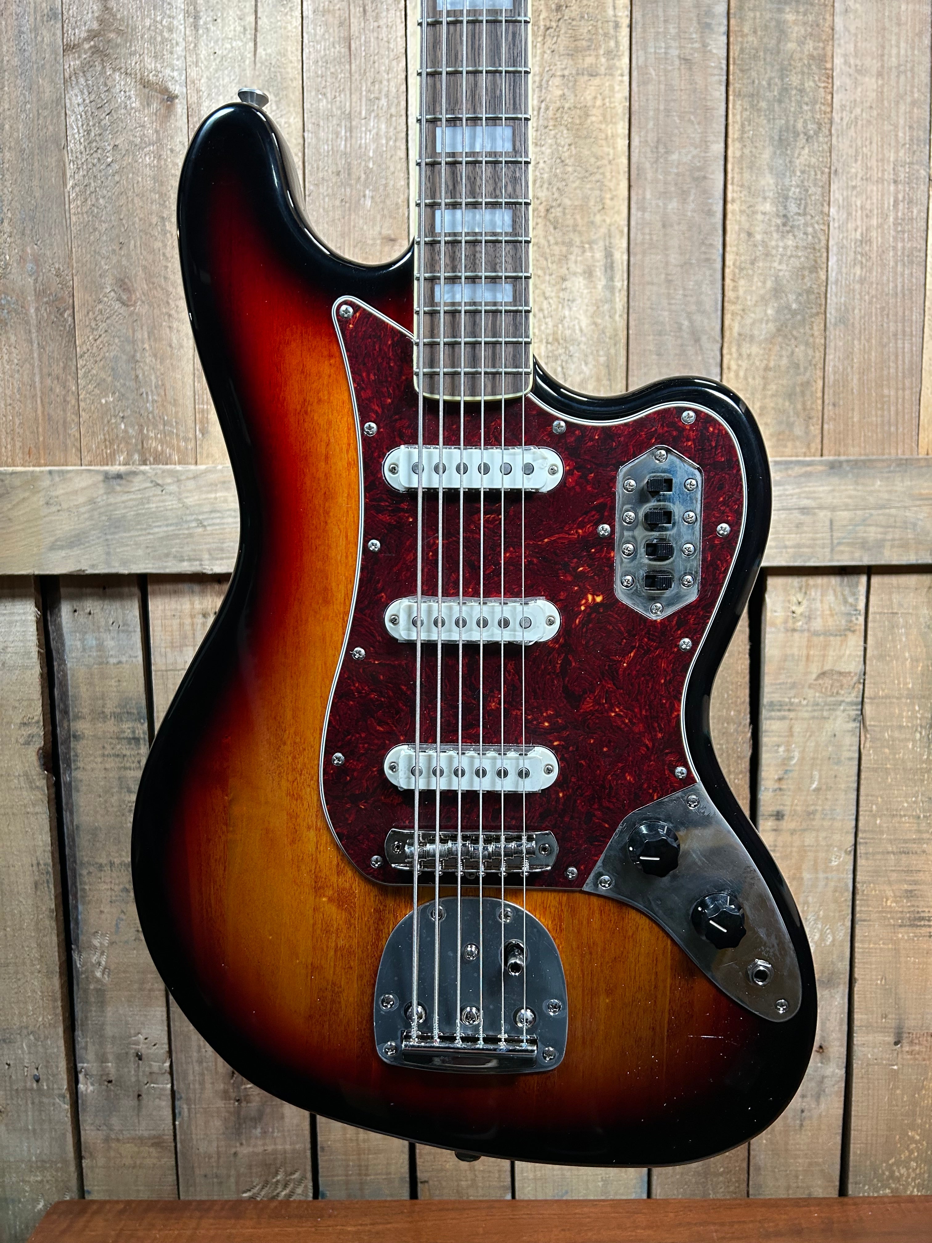 Squier Classic Vibe Bass VI - 3-Color Sunburst