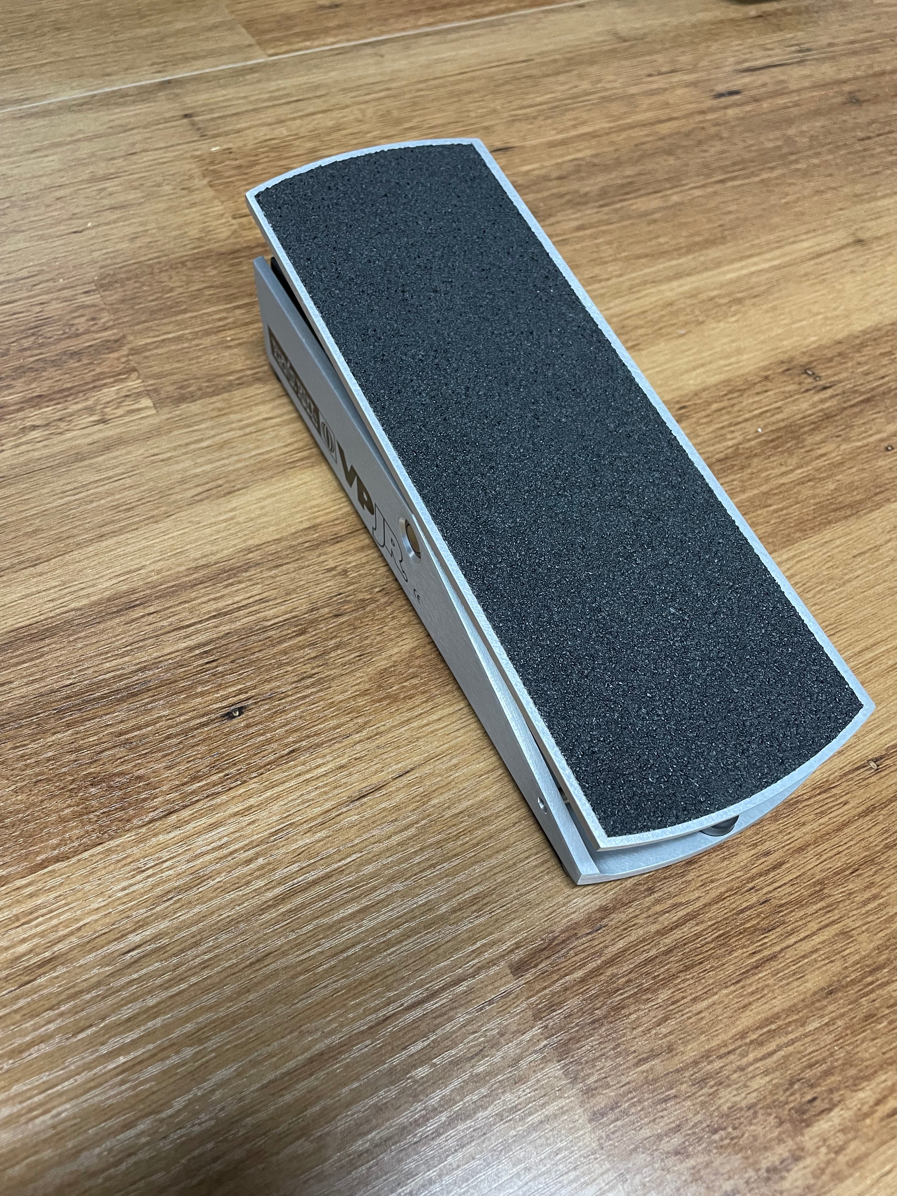 Ernie Ball 6180 VP JR 250K Volume Pedal – Maxwell's House of Music