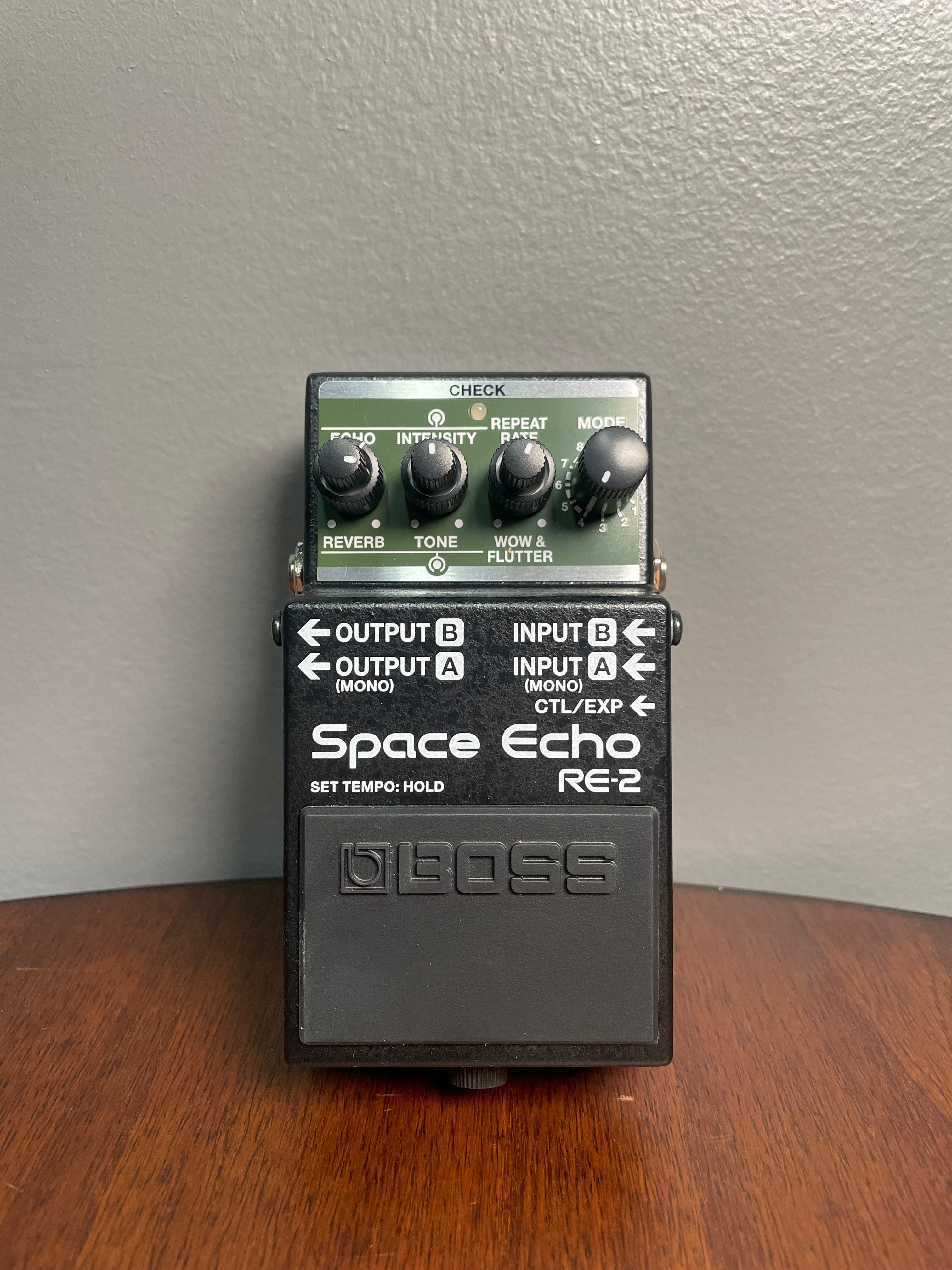 BOSS RE-2 Space Echo Effect Pedal
