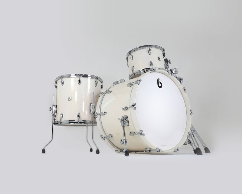 British Drum Co. LEG-22-CBUS-WH Legend Series US Club 22 Kit - White Haven (13", 16", 22")