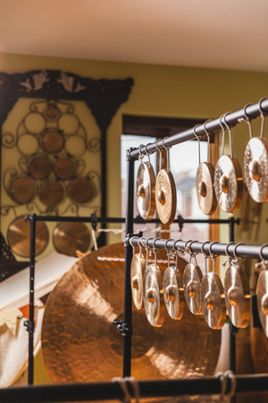 Dream Cymbals and Gongs Dream Cymbals MBAOOCTA2 Machine Faced BAO Gong - A2-A3 Butterfly Set