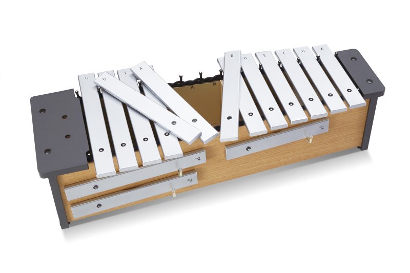 Suzuki MPA-16-U Alto Metallophone with Mallets